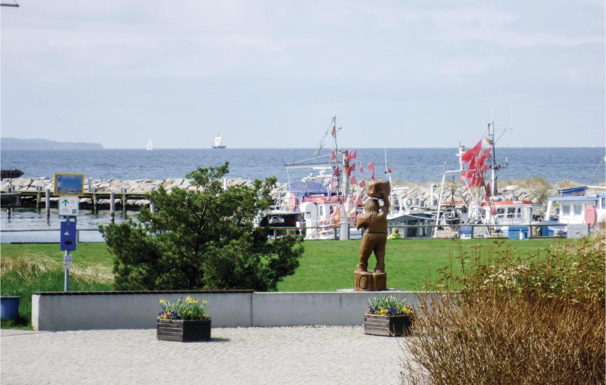 Nice Home In Insel Poel With House Sea View Eksteriør billede
