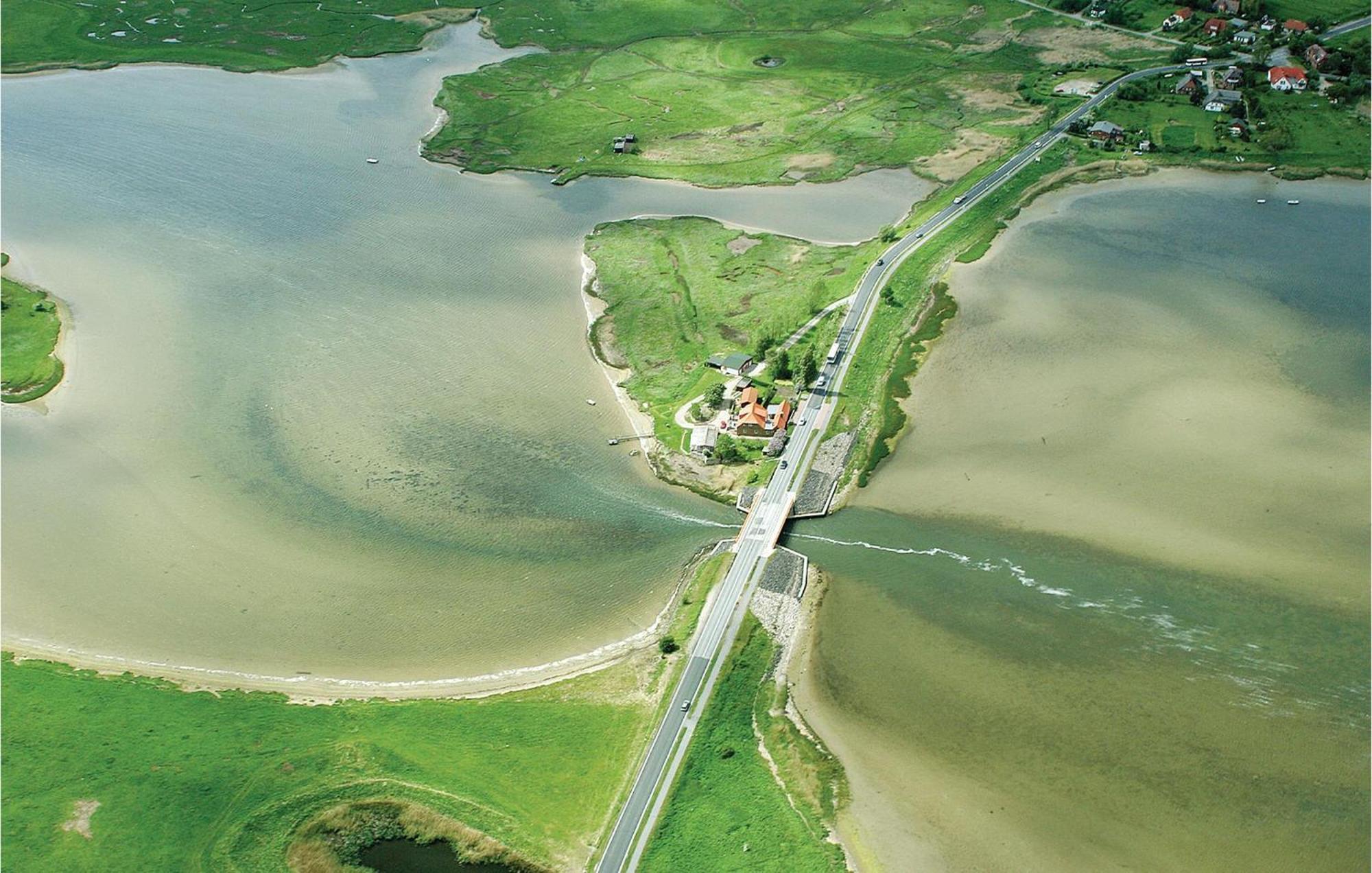 Nice Home In Insel Poel With House Sea View Eksteriør billede